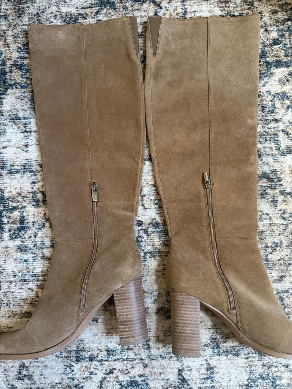 Vince Camuto Womens Over Knee Tan Suede Pointed Toe Entaia Sz 10 - Picture 4 of 4